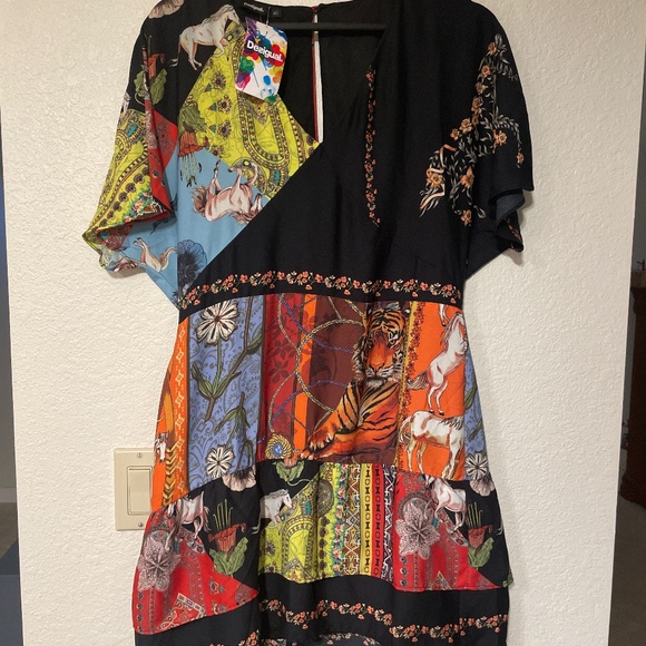 Unique Dress - Picture 1 of 5